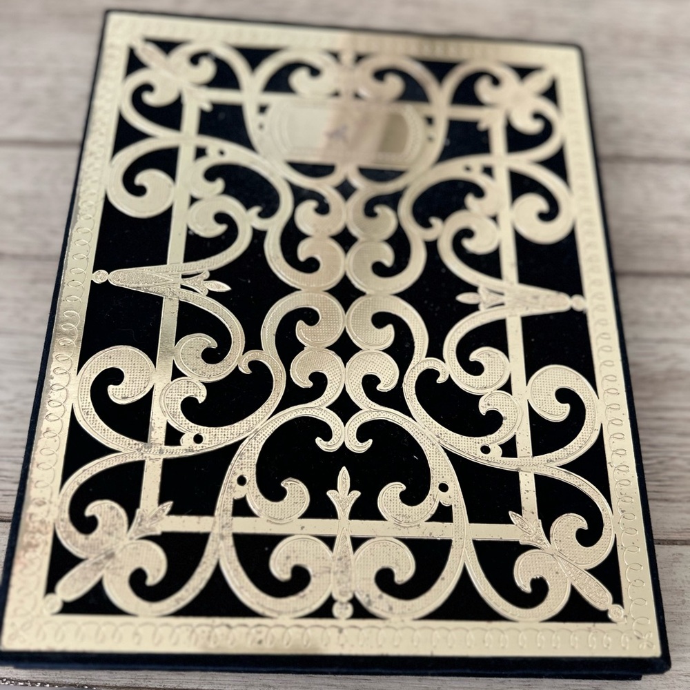 Elegant Black and Gold Decorative Picture Album